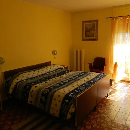 Miravidi מלון 2*